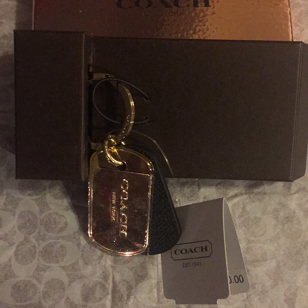 💥HOST PICK💥COACH KEYCHAIN w/BOX (NWT) - Picture 3 of 6